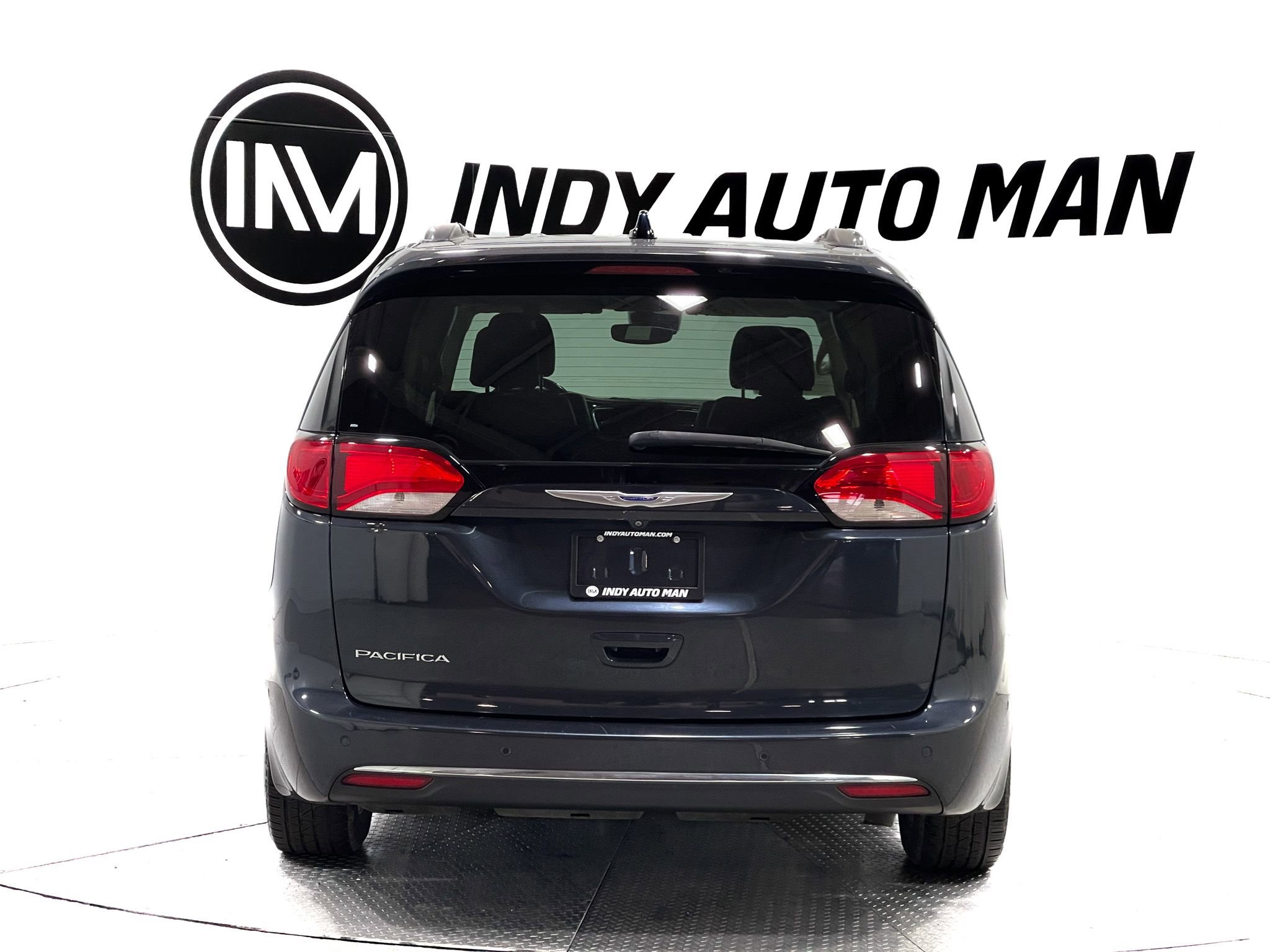 Used 2019 Chrysler Pacifica Touring-L Plus w/ Advanced Safetytec Group FWD image 5