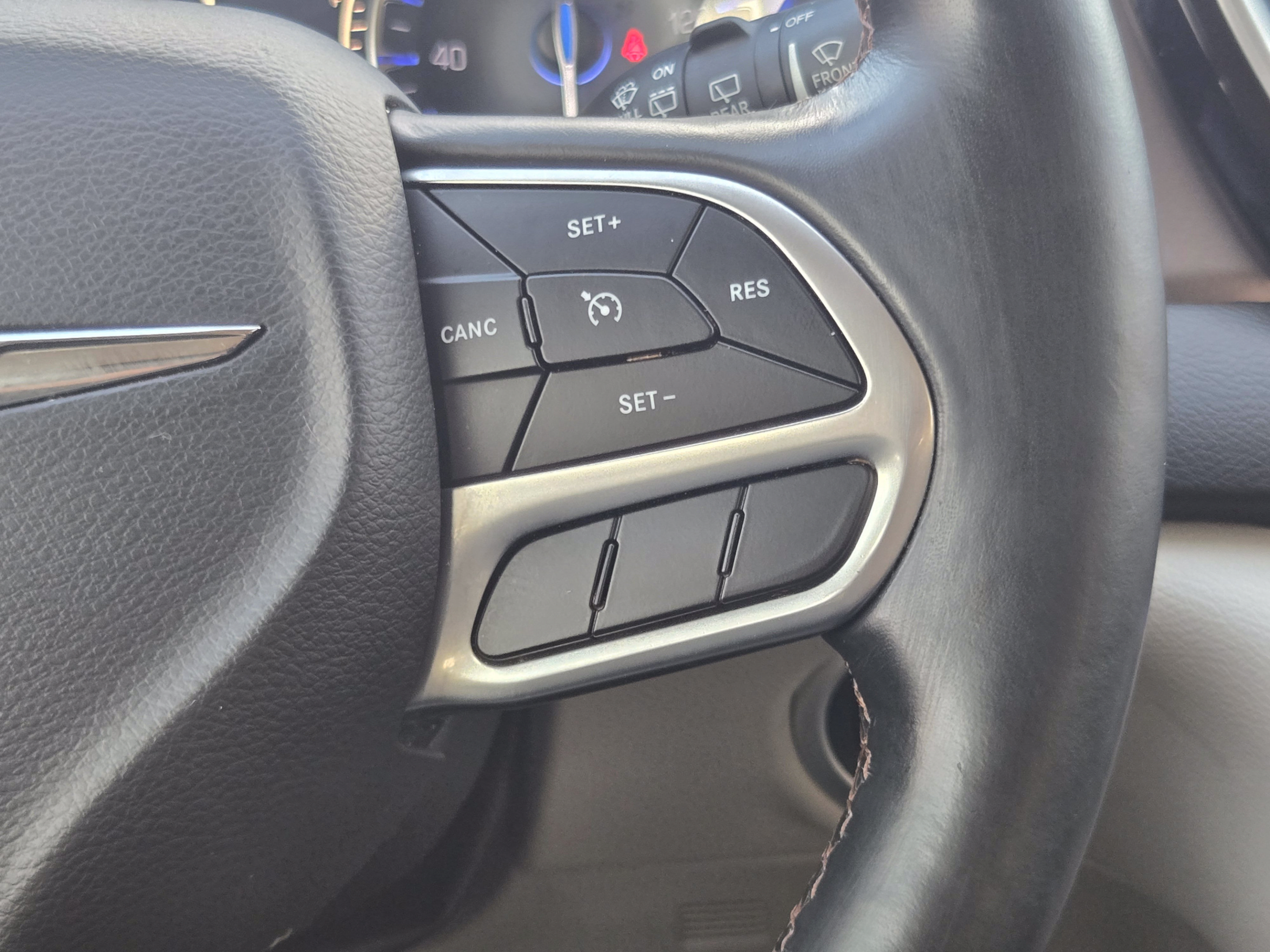Used 2019 Chrysler Pacifica Touring-L Plus FWD image 25