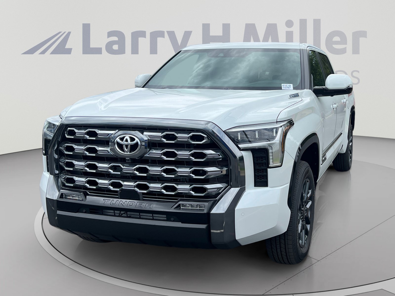 New 2026 Toyota Tundra Platinum w/ Tow Tech Package
