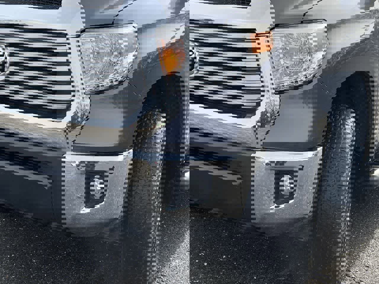 Used 2017 Toyota Tundra Limited w/ Limited Premium Package image 37