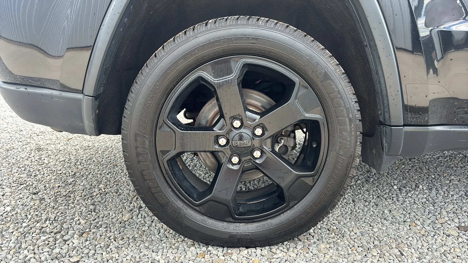 Used 2019 Jeep Grand Cherokee Laredo AWD/4WD image 7