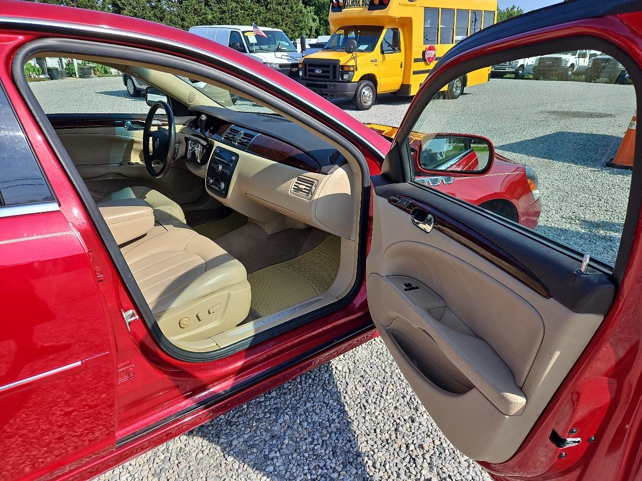 Used 2011 Buick Lucerne CXL w/ Driver Confidence Package FWD image 27