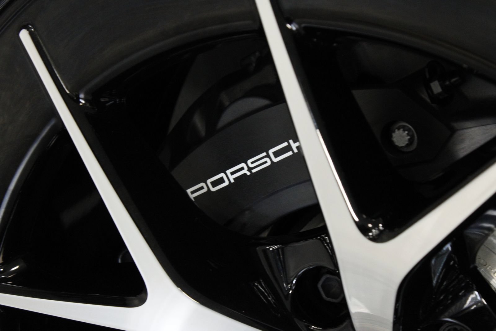 Used 2026 Porsche Cayenne Electric AWD/4WD image 27