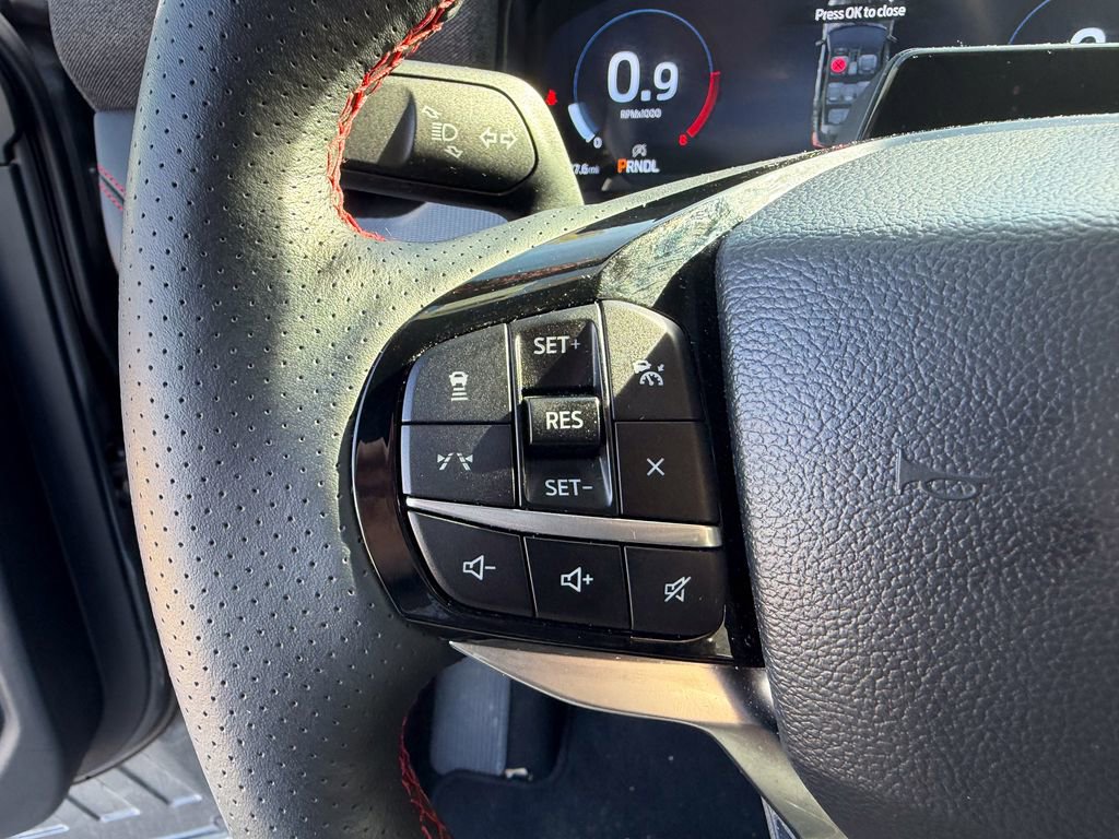 Used 2025 Ford Explorer ST-Line w/ ST-Line Street Pack image 28