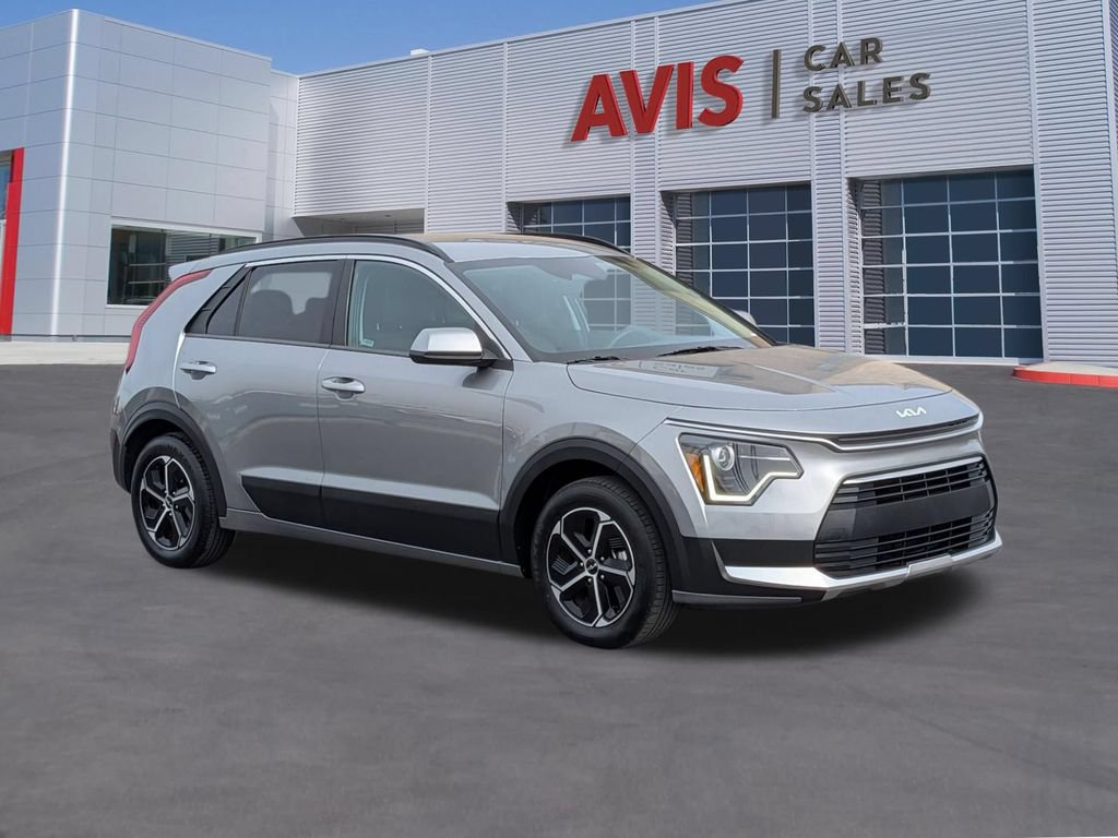 Used 2025 Kia Niro LX FWD image 3