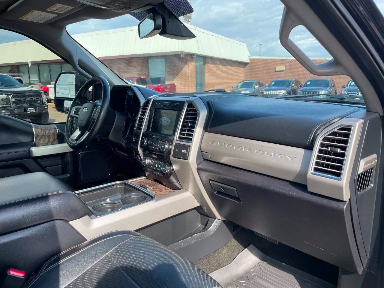 Used 2017 Ford F350 Lariat w/ Lariat Ultimate Package AWD/4WD image 34