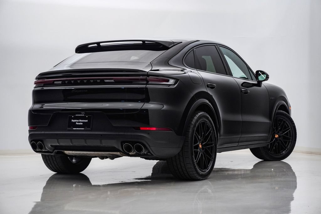 Certified 2026 Porsche Cayenne E-Hybrid Coupe AWD/4WD image 11