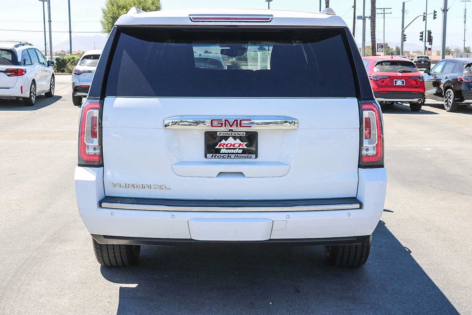 Used 2018 GMC Yukon XL Denali RWD image 7
