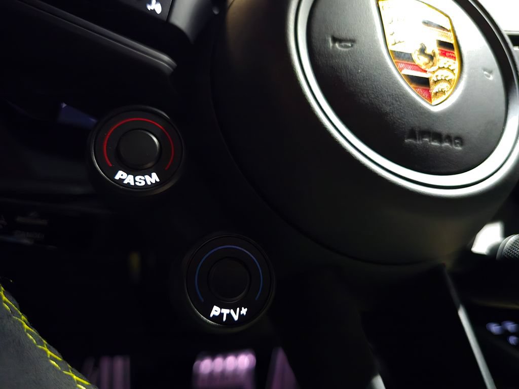 Certified 2025 Porsche 911 GT3 RS RWD image 35