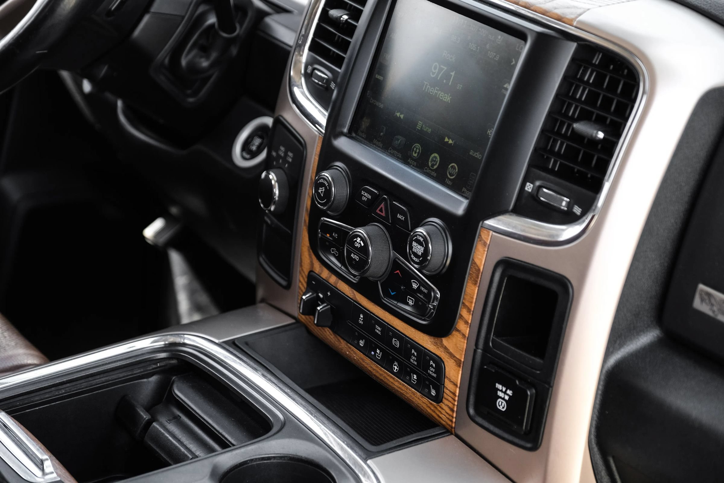 Used 2016 RAM 2500 Longhorn AWD/4WD image 30