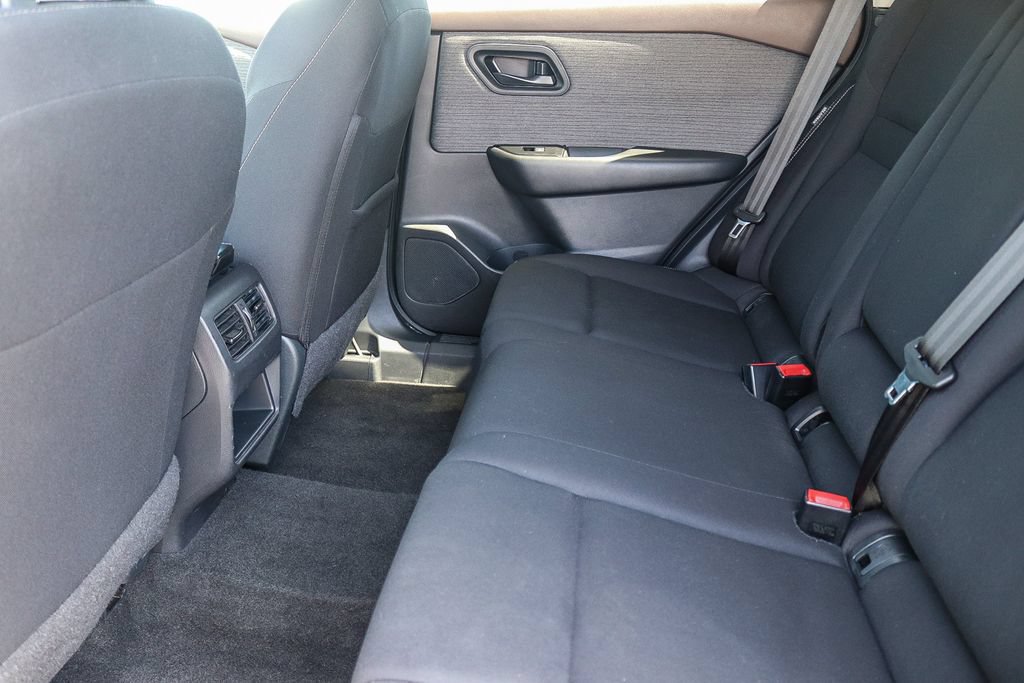 Used 2023 Nissan Rogue S FWD image 17