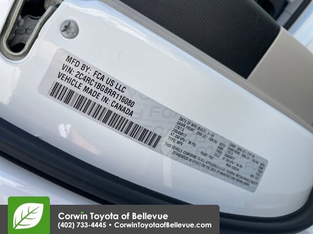 Used 2024 Chrysler Pacifica Touring-L image 26