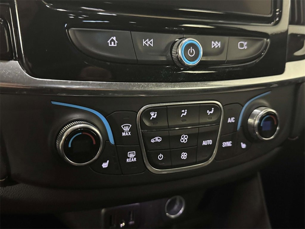 Used 2020 Chevrolet Traverse LT w/ Driver Confidence II Package image 25