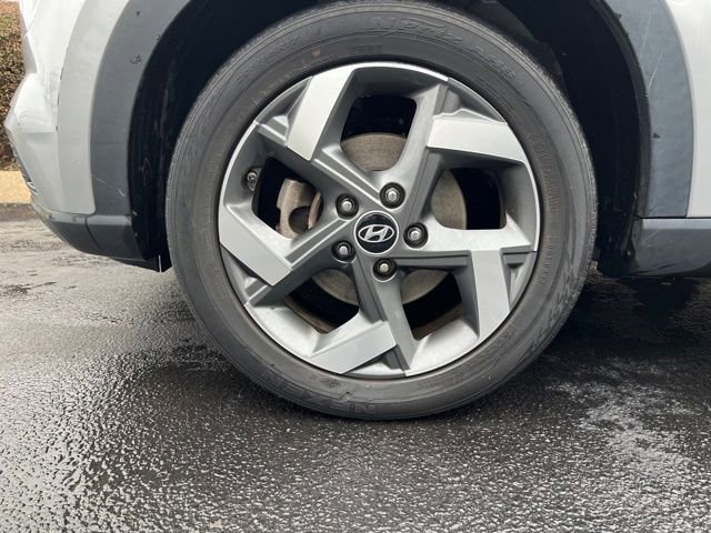 Used 2023 Hyundai Venue SEL w/ Cargo Package image 3