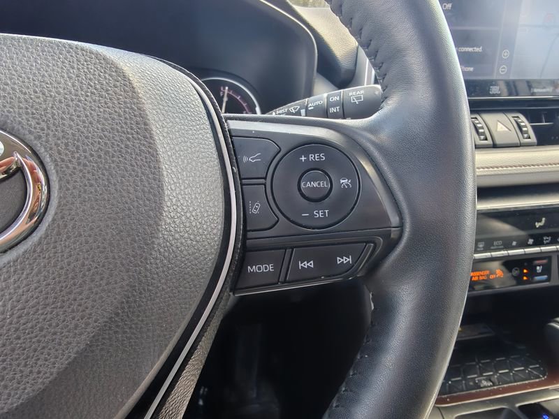 Used 2019 Toyota RAV4 Limited w/ Advanced Technology Package image 15