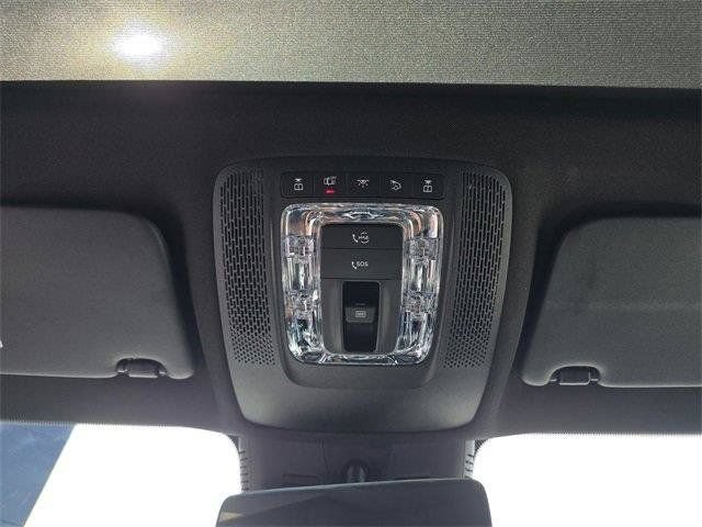 Used 2026 Mercedes-Benz GLB 250 4MATIC image 29