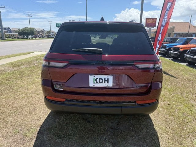 New 2025 Jeep Grand Cherokee Limited w/ Black Appearance Package image 6