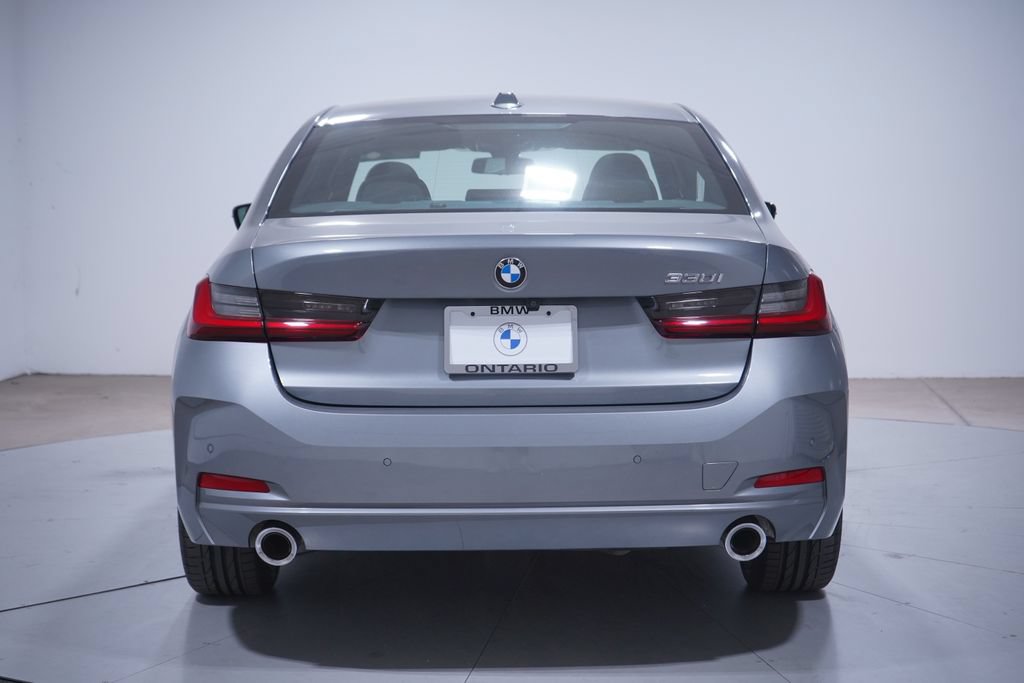 Used 2024 BMW 330i Sedan w/ Convenience Package RWD image 5