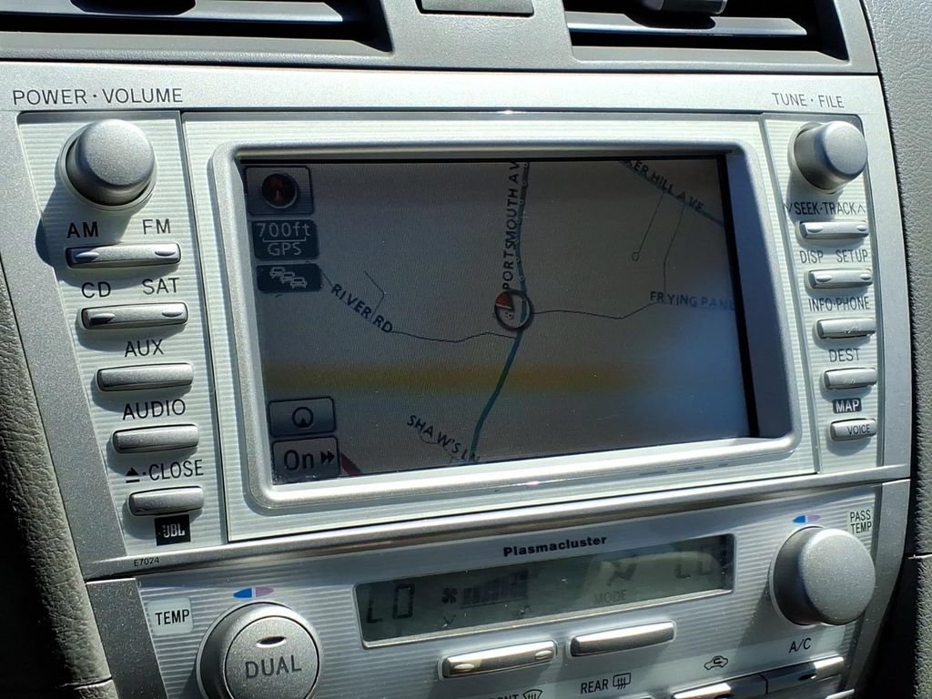 Used 2011 Toyota Camry XLE w/ SE/XLE Extra-Value Pkg FWD image 23