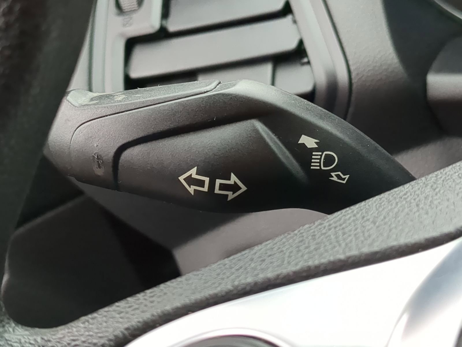 Used 2016 Ford Escape SE image 28