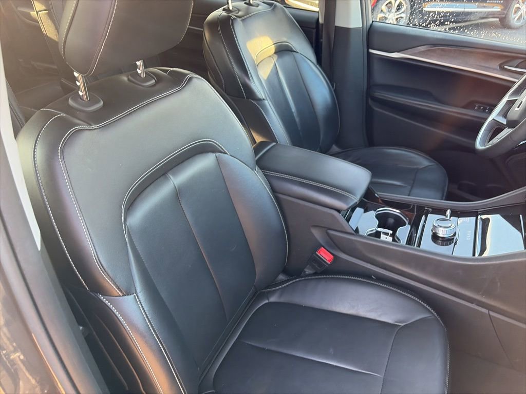 Used 2023 Jeep Grand Cherokee L Limited image 22