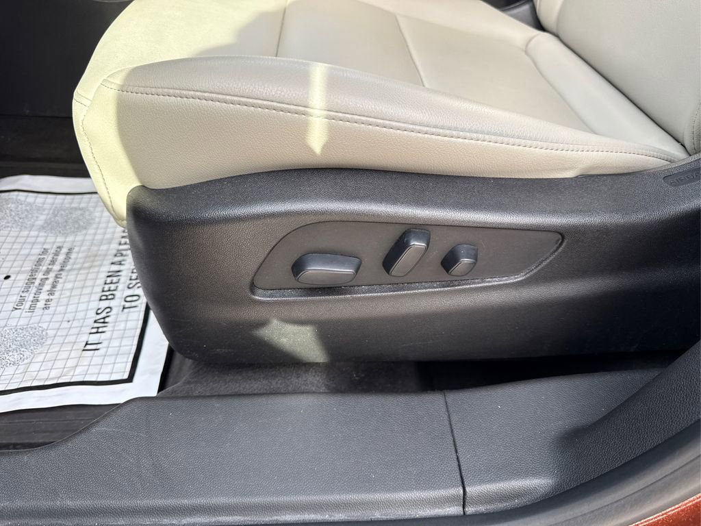 Used 2019 Cadillac XT4 Luxury w/ Cold Weather Package image 37