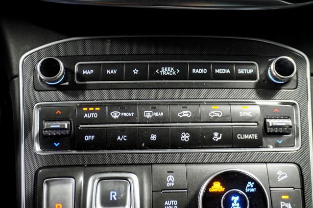 Used 2022 Hyundai Santa Fe Limited image 18