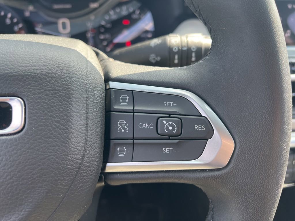 Used 2025 Jeep Compass Limited AWD/4WD image 17