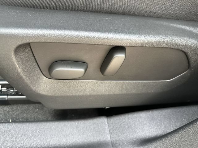 Used 2023 Buick Envision Avenir AWD/4WD image 16