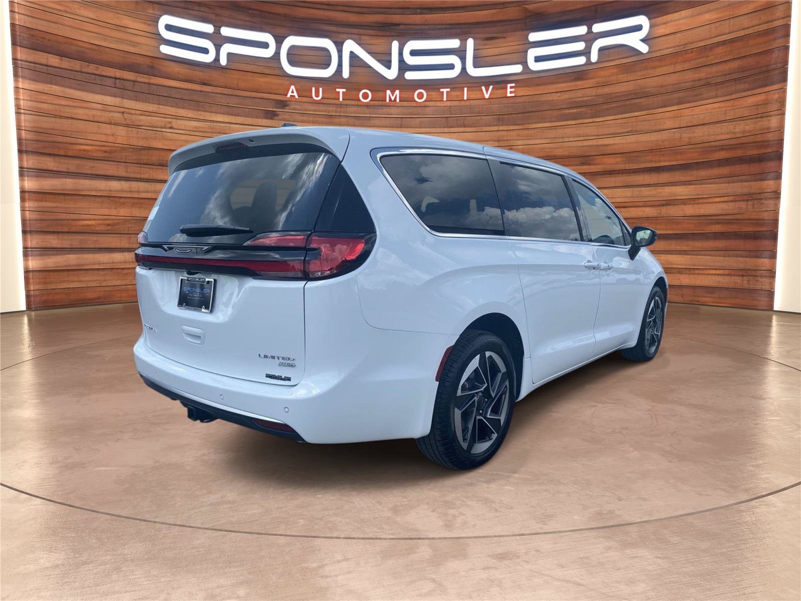 New 2027 Chrysler Pacifica Limited w/ Trailer Tow Group AWD/4WD image 6