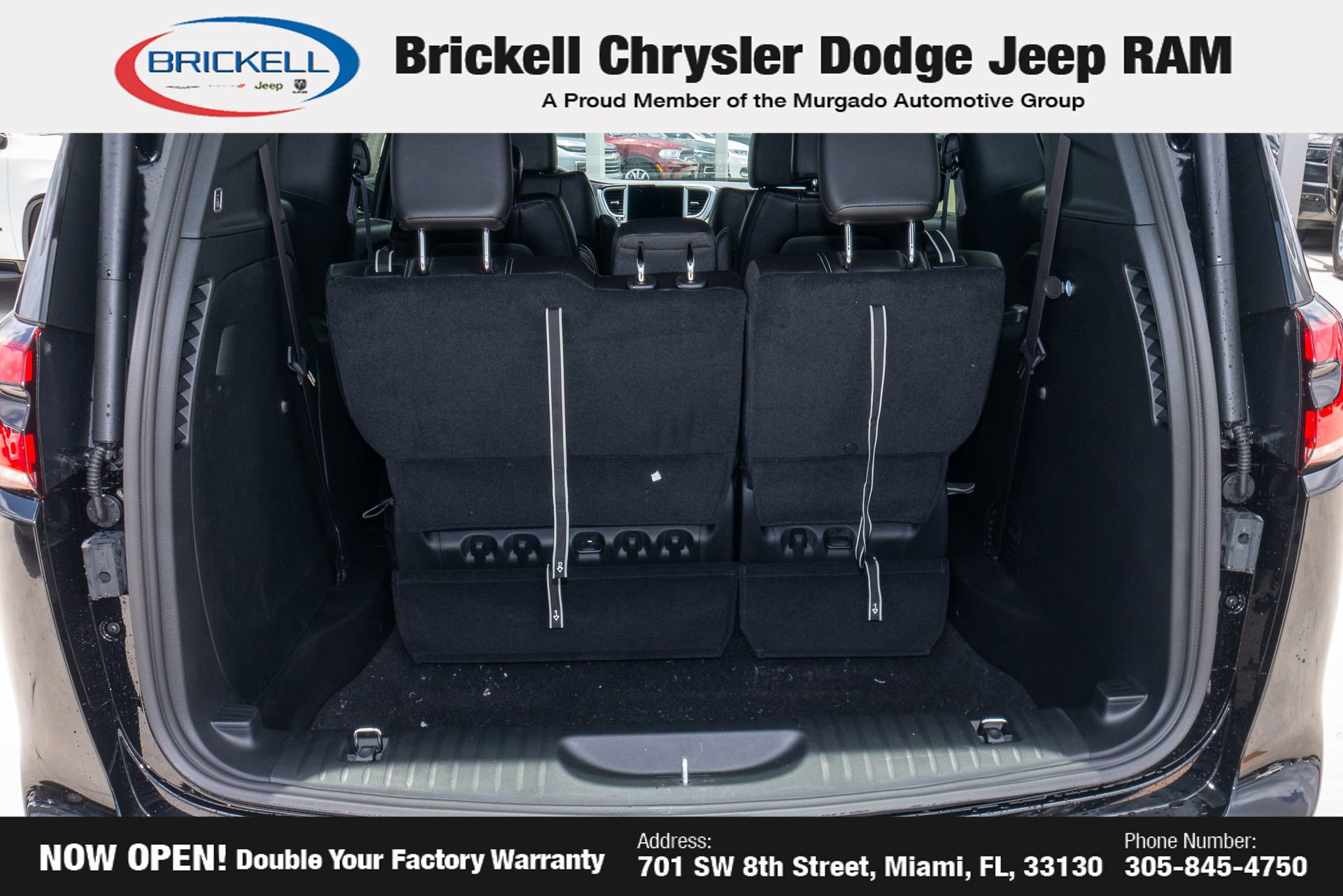New 2027 Chrysler Pacifica Select FWD image 9