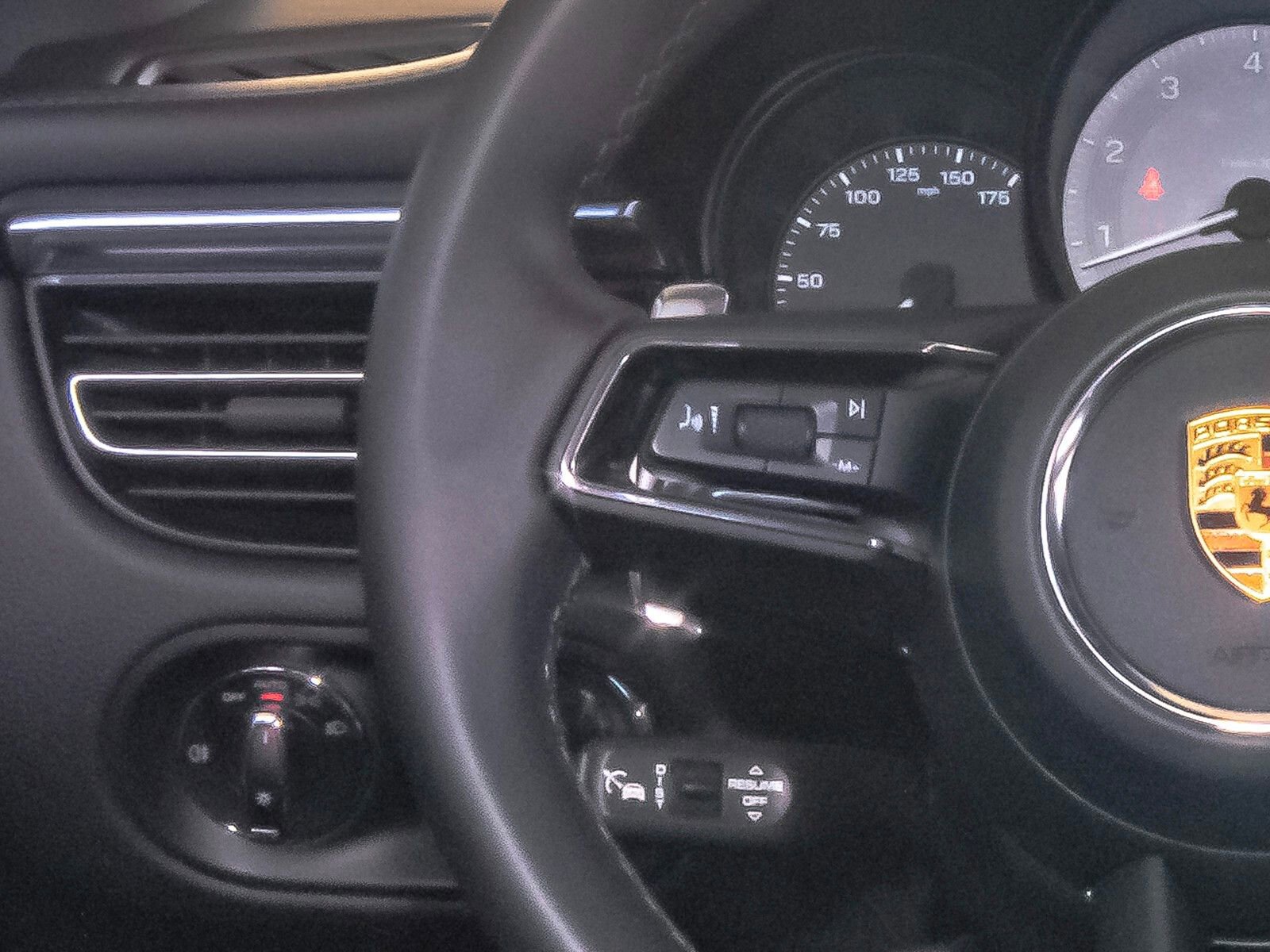 Used 2024 Porsche Macan S image 16