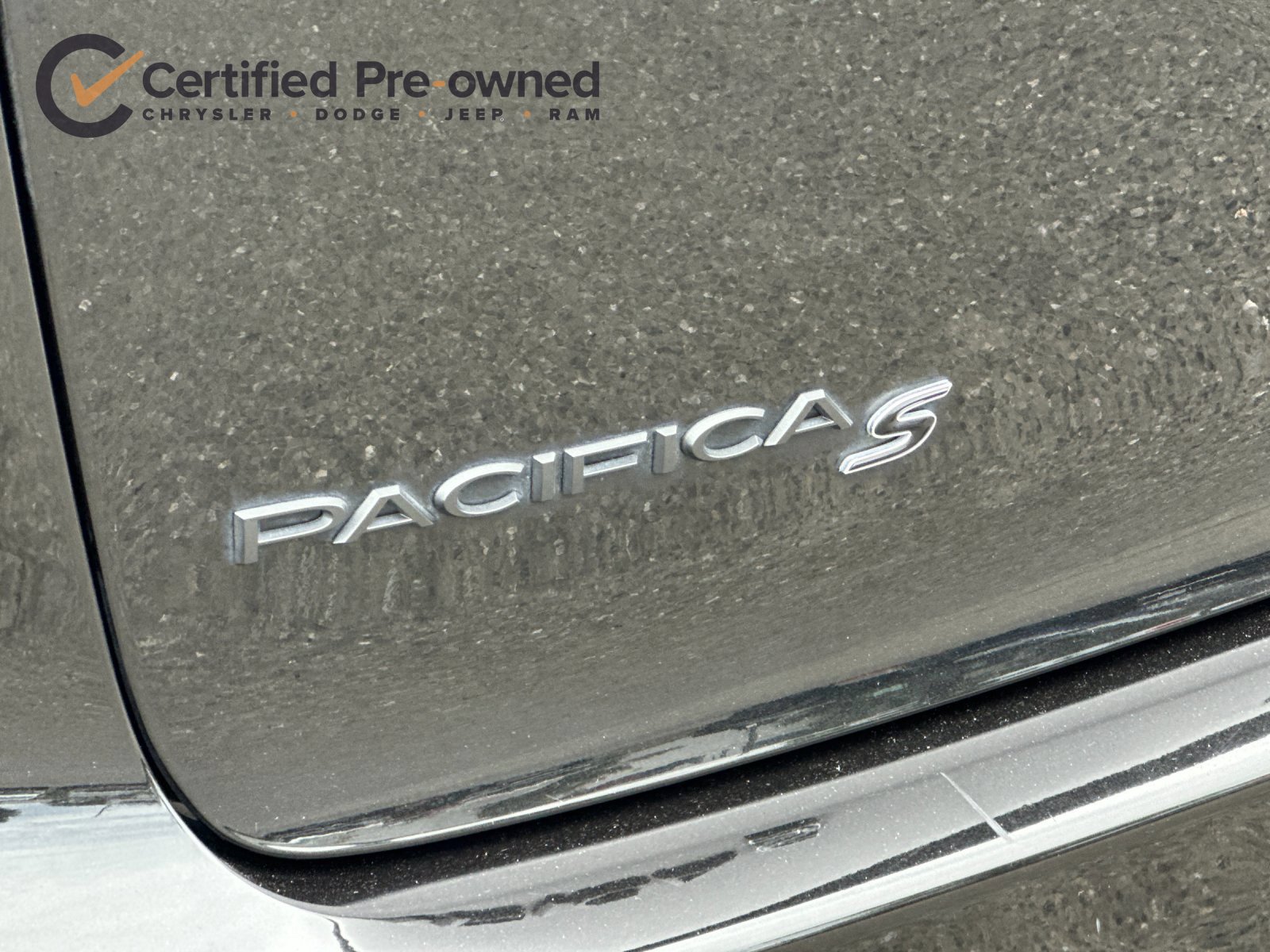 Used 2023 Chrysler Pacifica Touring-L w/ S Appearance Package FWD image 28