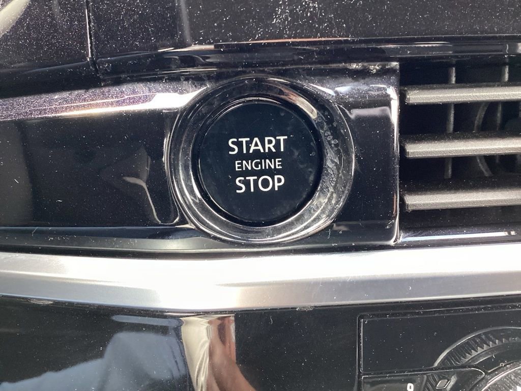 Used 2025 Nissan Pathfinder SV AWD/4WD image 24