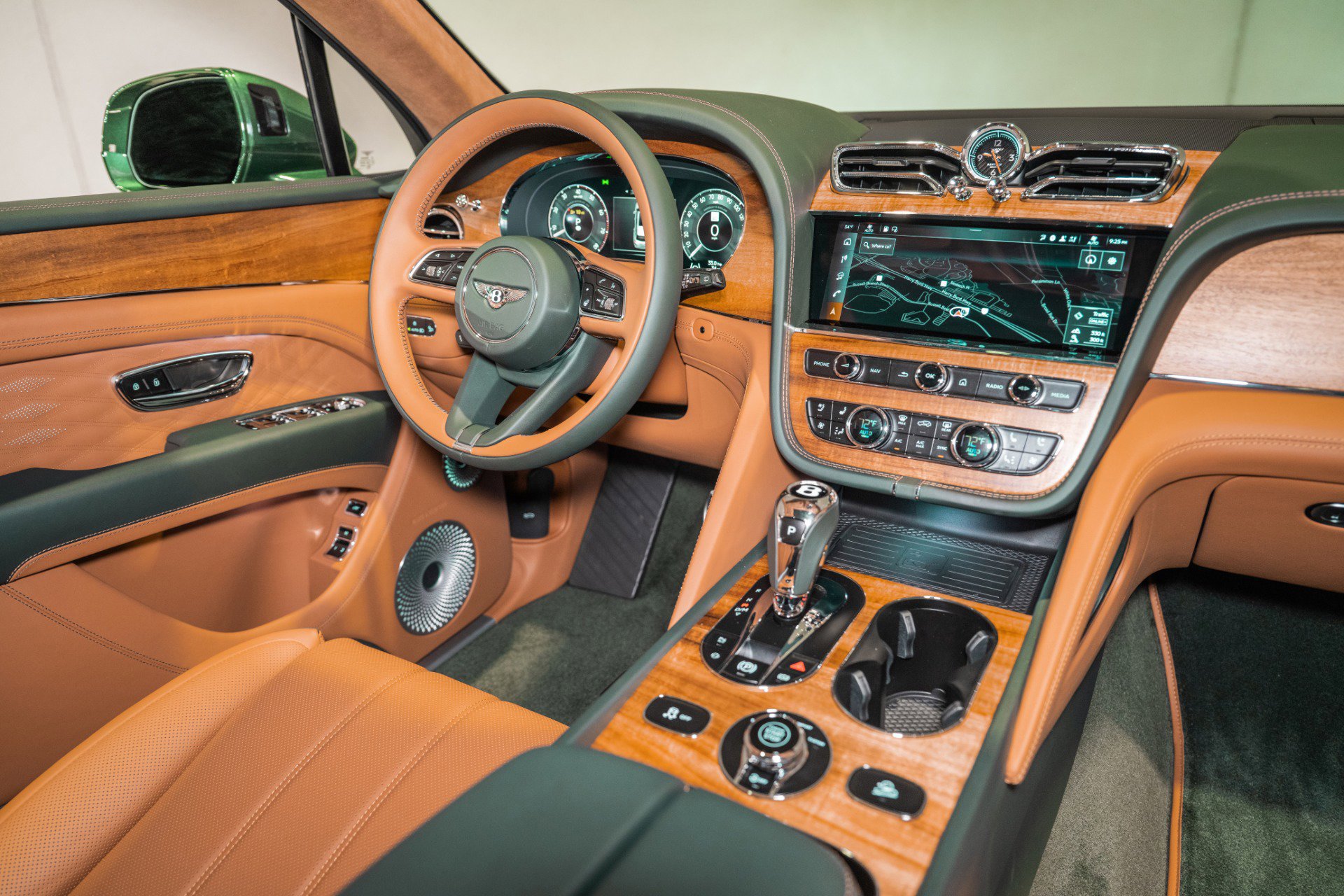 New 2025 Bentley Bentayga image 28