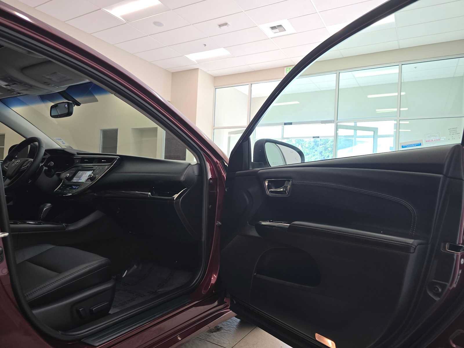 Used 2015 Toyota Avalon XLE Touring FWD image 28