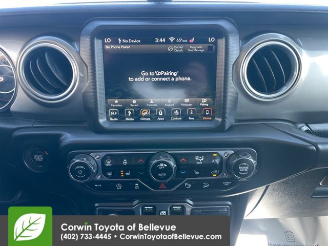 Used 2018 Jeep Wrangler Unlimited Sahara AWD/4WD image 12