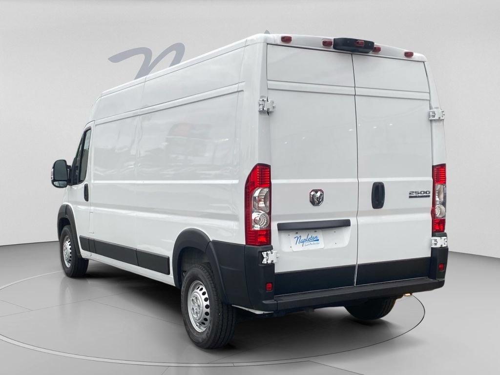 Used 2026 RAM ProMaster 2500 w/ Convenience Group FWD image 4