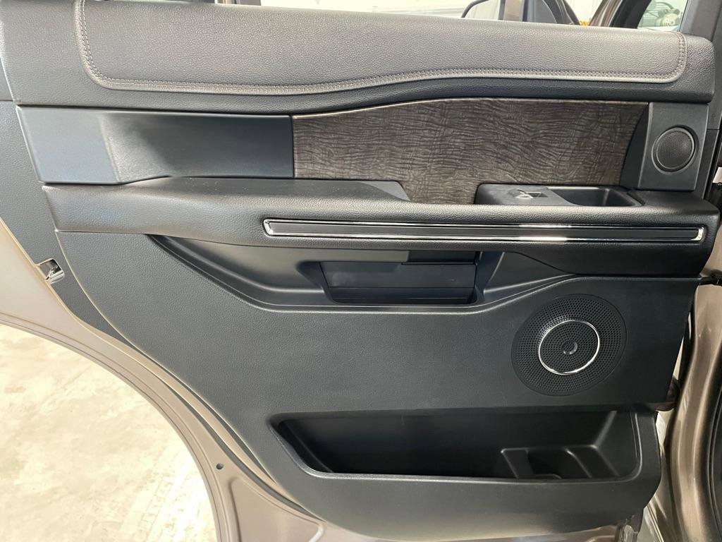 Used 2018 Ford Expedition Limited AWD/4WD image 18