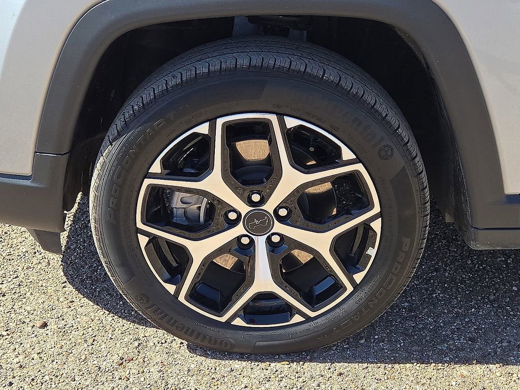 Used 2025 Jeep Compass Limited image 10