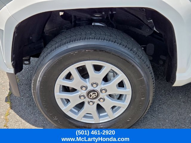 Used 2025 Toyota Tacoma SR5 AWD/4WD image 19