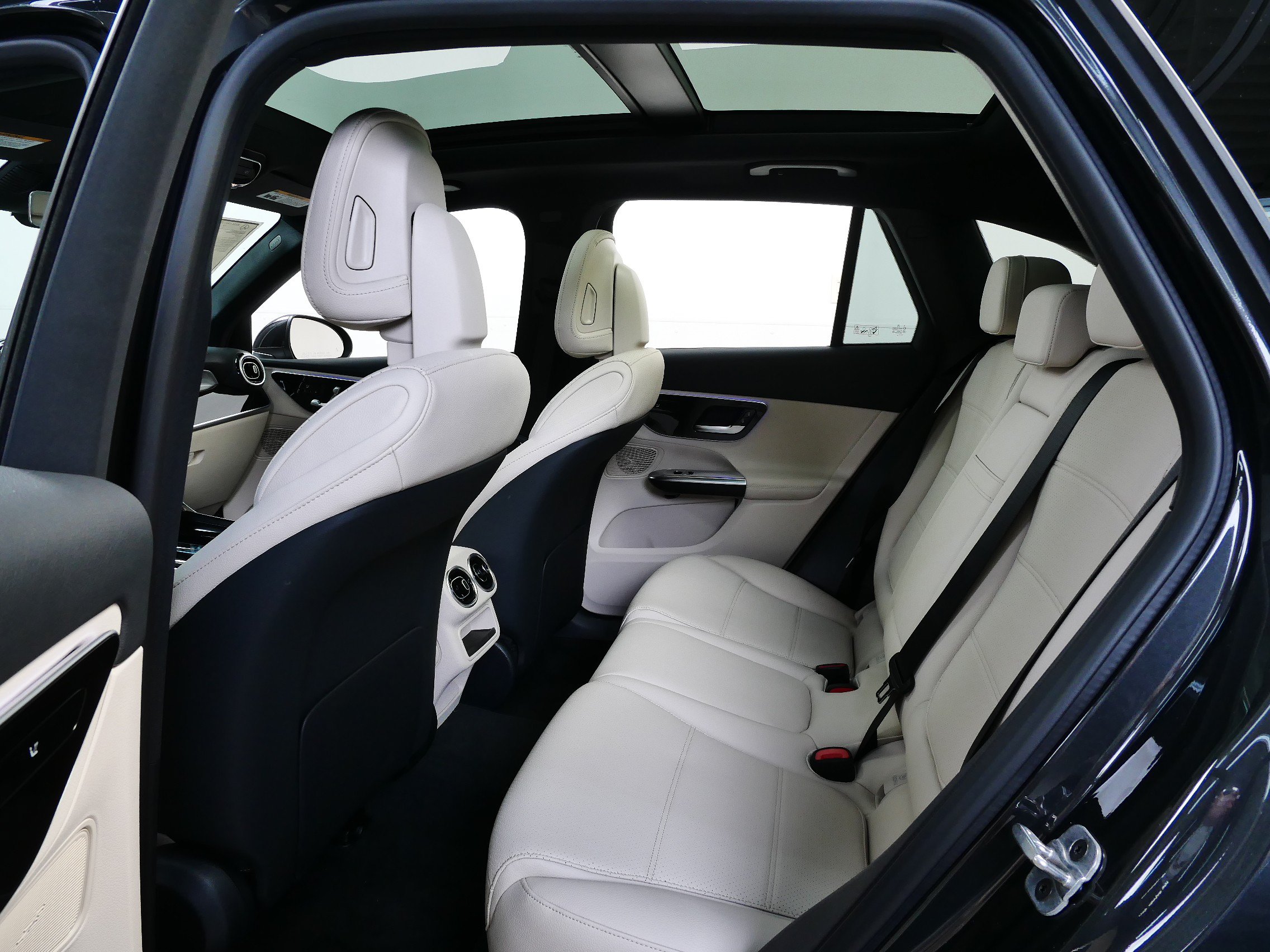 New 2026 Mercedes-Benz GLC 300 4MATIC image 8