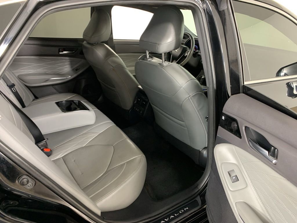 Used 2020 Toyota Avalon Limited w/ Advanced Safety Package FWD image 38