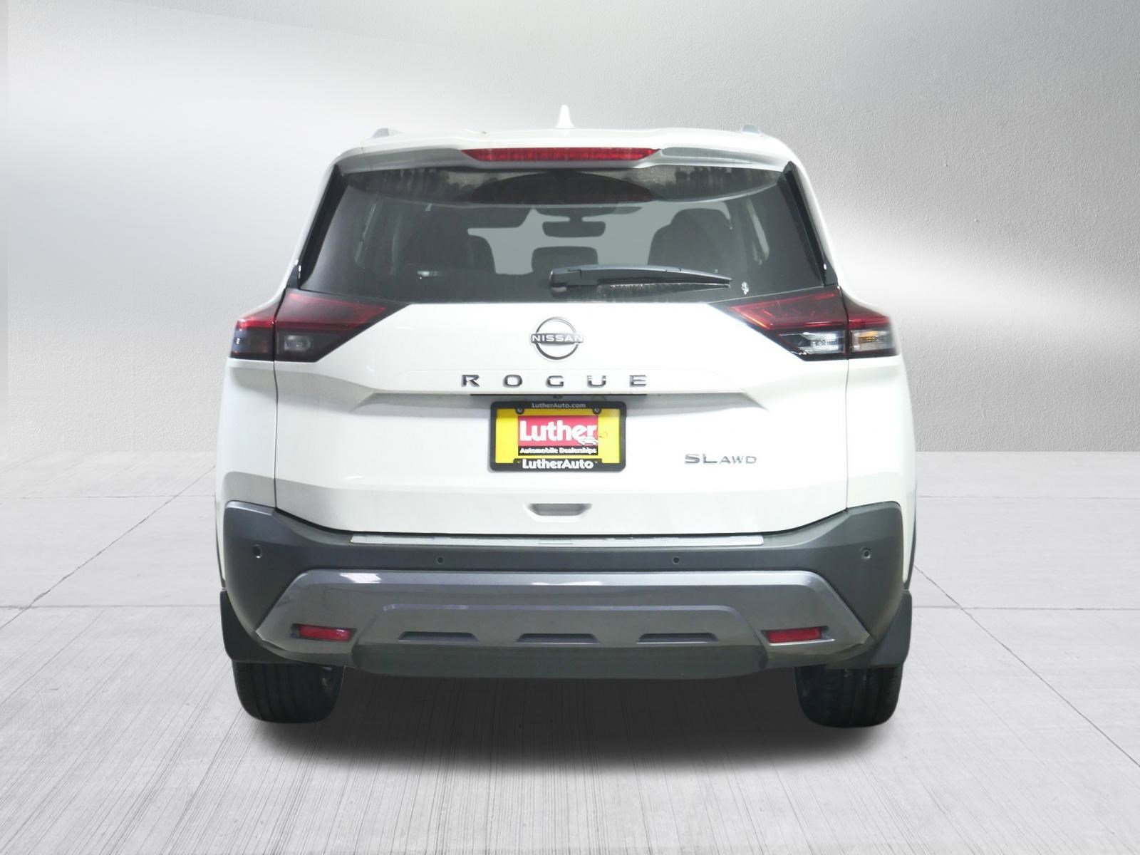 Used 2023 Nissan Rogue SL w/ SL Premium Package image 6