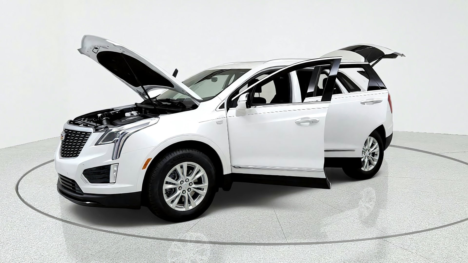 Certified 2024 Cadillac XT5 Luxury w/ LPO, Floor Liner Package AWD/4WD image 9