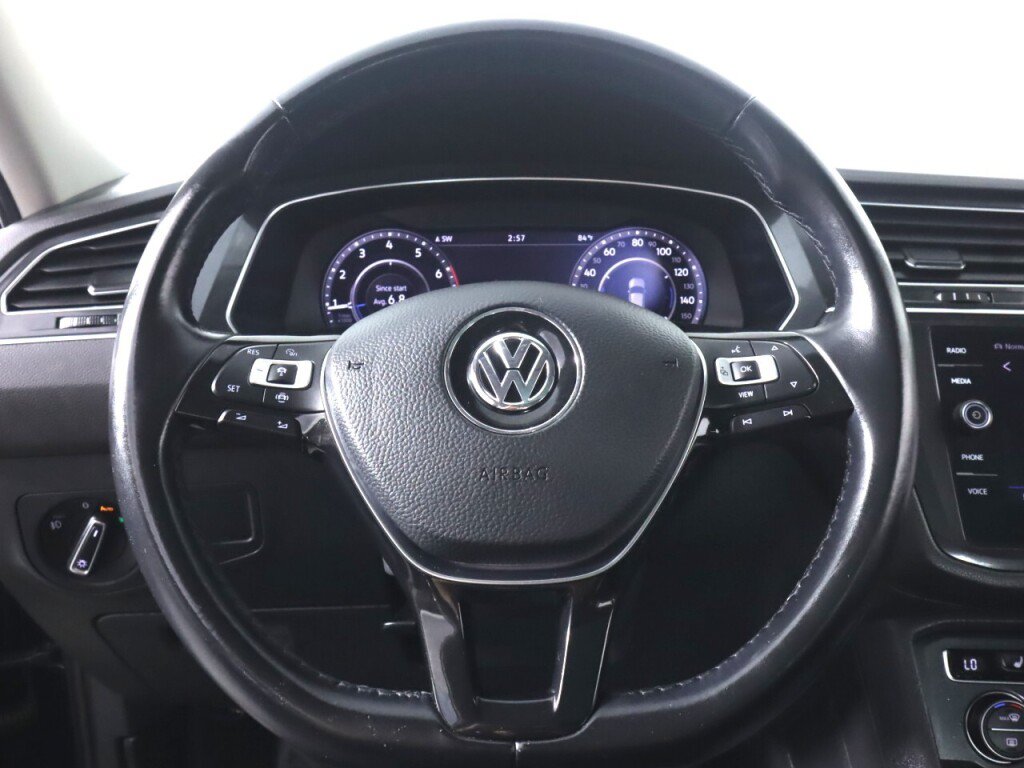 Used 2019 Volkswagen Tiguan SEL w/ 3rd Row Seat Package AWD/4WD image 11