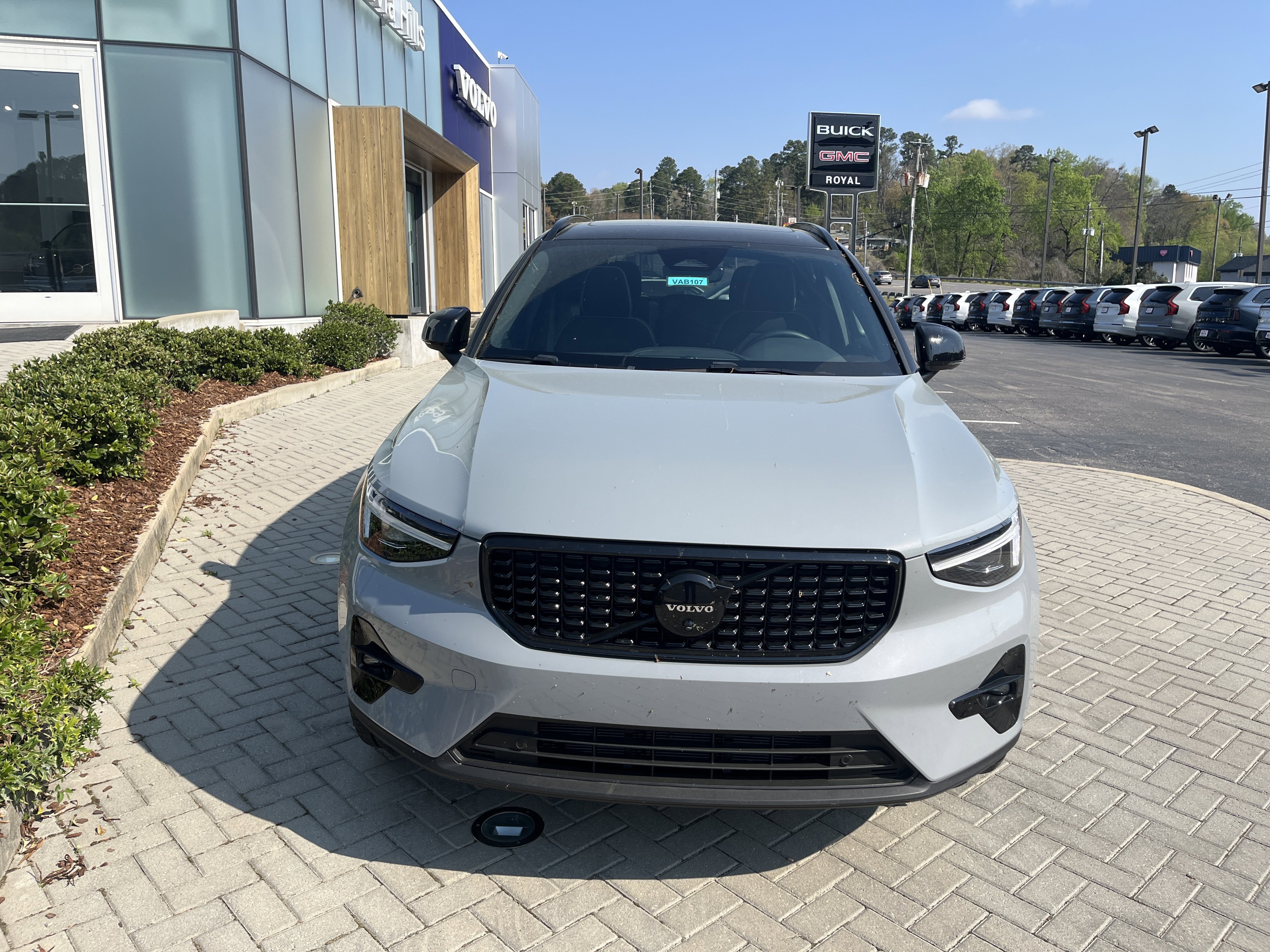 New 2026 Volvo XC40 B5 Ultra w/ Protection Package Premier image 7