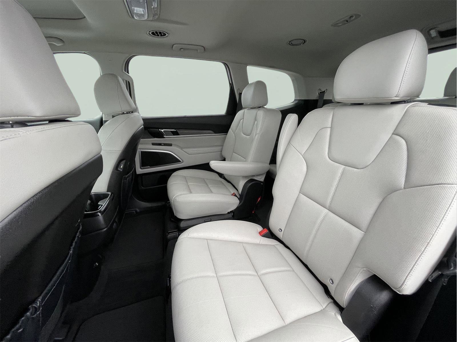 Used 2022 Kia Telluride EX w/ EX Premium Package image 16