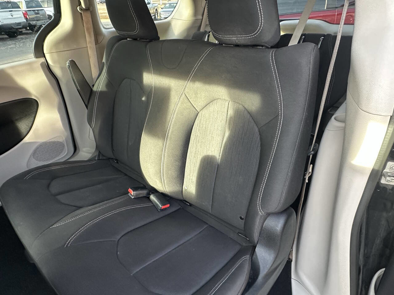 Used 2021 Chrysler Voyager L image 12