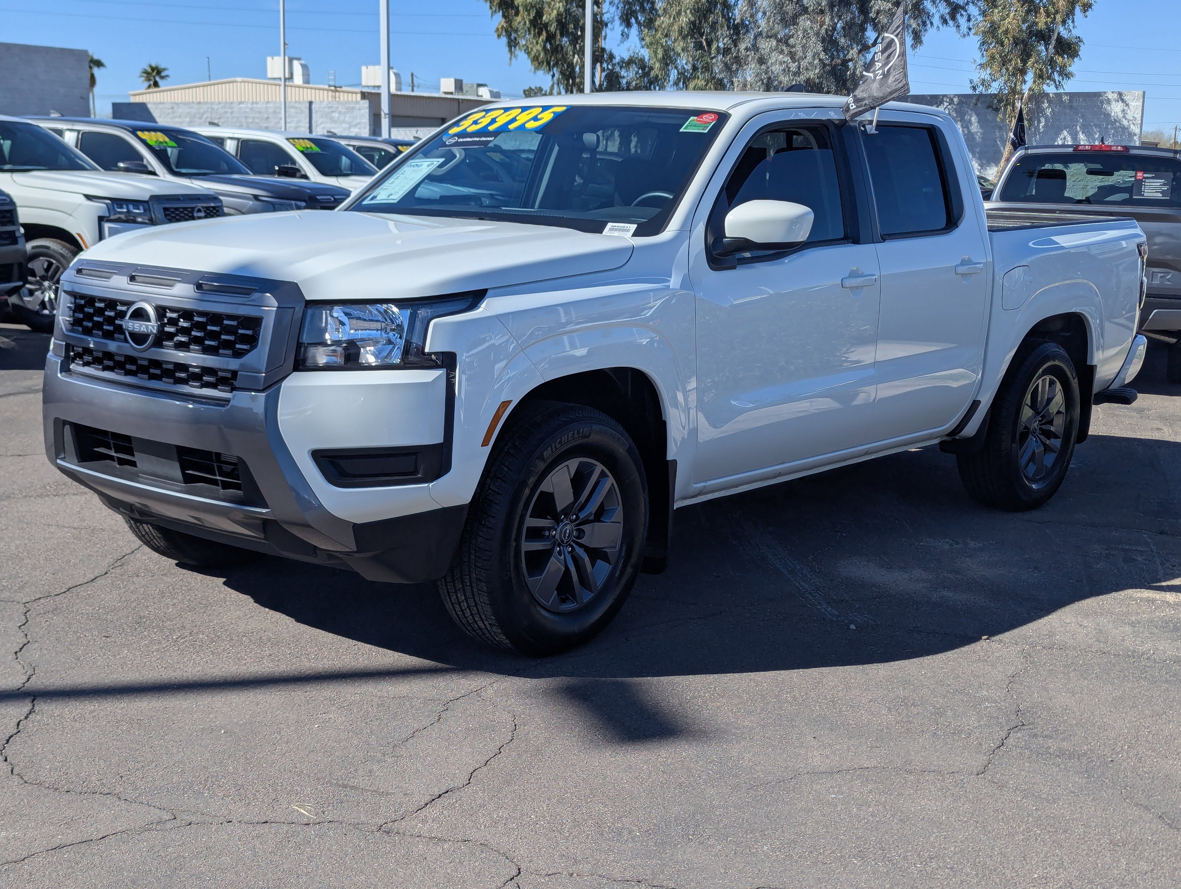 Certified 2025 Nissan Frontier SV w/ Tow Package image 5